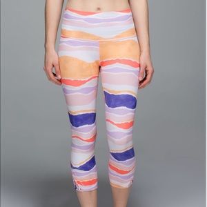 NWOT Lululemon True Self Crop